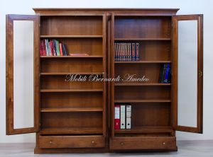 Libreria stile classico smontabile con 4 ante e 2 cassetti costruita artigianalmente in legno massello di noce
